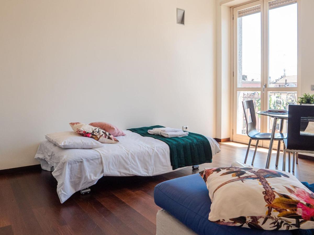 The Best Rent - Bright Two Rooms Apartment Near Cattolica University Milano Exteriör bild